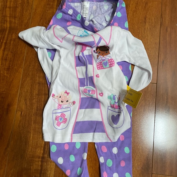 Doc mcstuffins Disney White and Purple Pajama Set - Picture 3 of 4